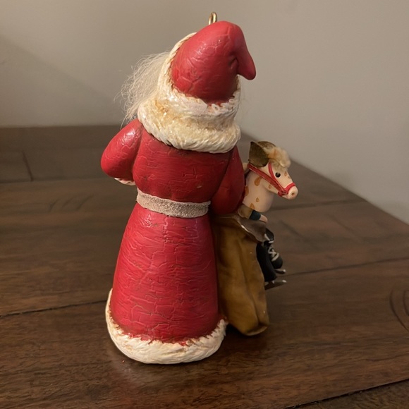 2003 Vintage Gifts For Everyone Hallmark Ornament - Picture 6 of 7